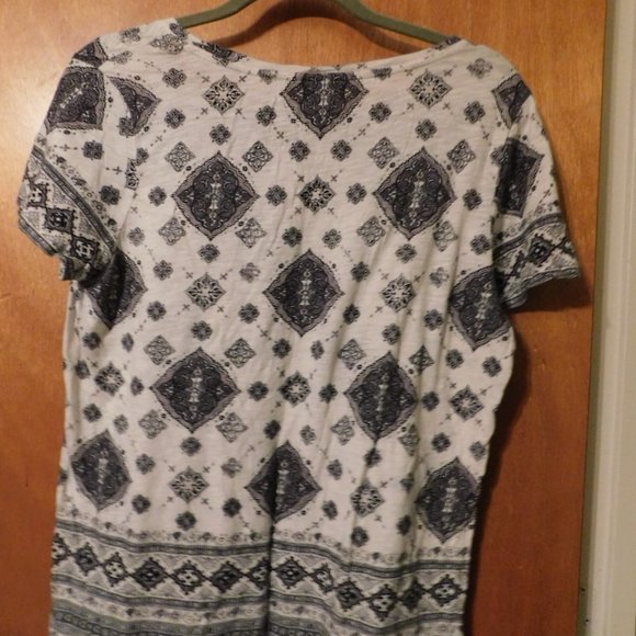 Lucky Brand Black, White and Gray Geometric Boho Cotton Tshirt Large - Picture 3 of 3